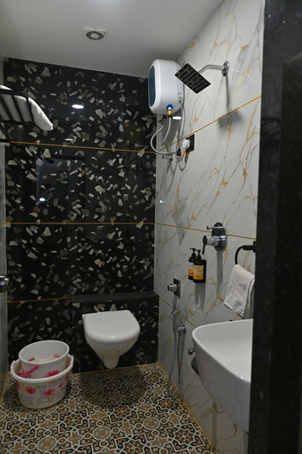 Bathroom 5, Hotel Revanta Inn, Ahmadabad