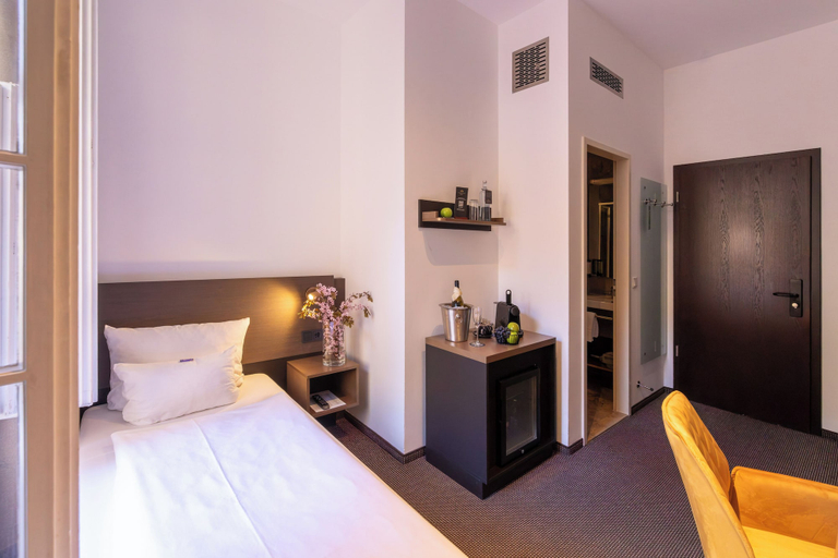Bedroom 2, Hotel Regensburg Herzogshof am Dom, Regensburg