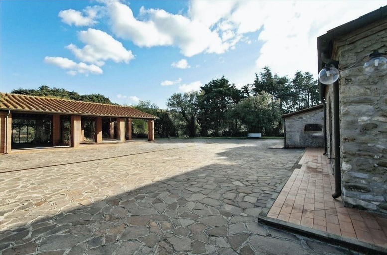 Property grounds 4, Maison Antoinette, Livorno