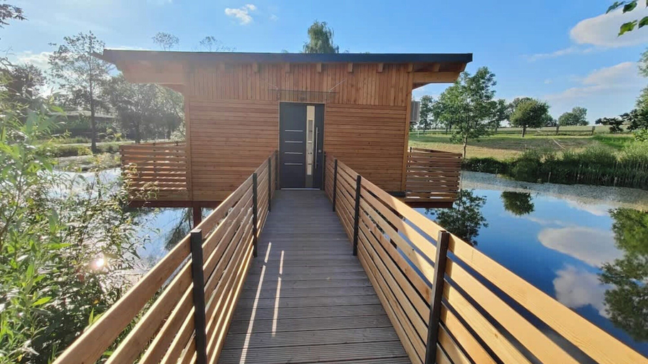 Reception 2, Tiny House Over the Pond, With Fireplace and Large Terrace - Last Minute, Bautzen