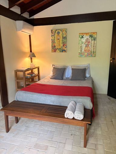 Room 4, Casa Jataí, São Sebastião