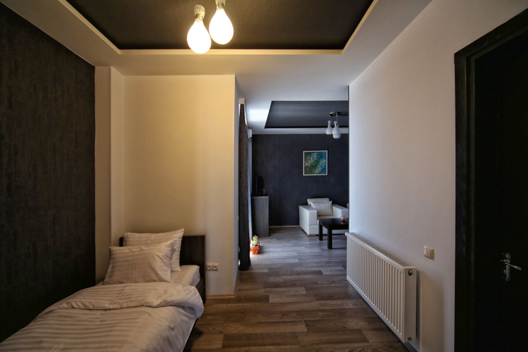 Others 3, Hotel Continental, Tskaltubo