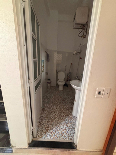 Bathroom 2, Nha nghi Ngoc Khanh, Đồng Văn