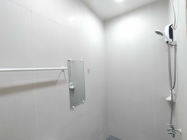 Bathroom 5, Townhouse Oak Casa Barcelona, Iloilo City