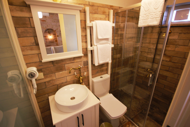 Bathroom 4, Lunaria Guest House, Ayvalık
