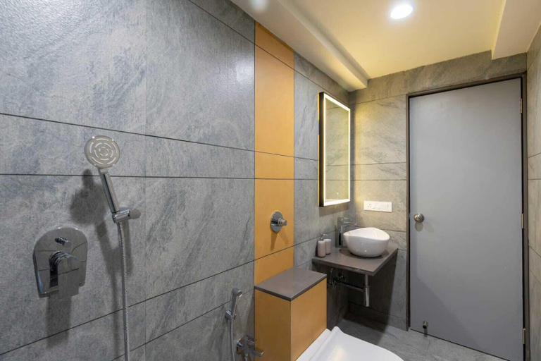 Bathroom 2, OTHER by Dailystays, Pune