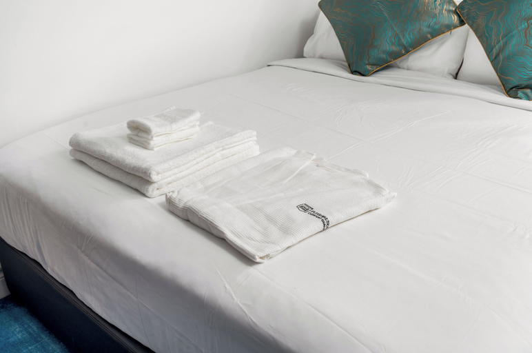Room 4, Plush Hotel, Toronto