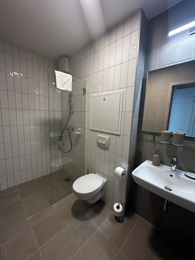 Bathroom 3, B40 Green ApartRooms, Budapesti