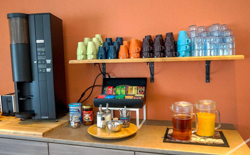 Food & Drinks 5, Start Keflavik Airport, Reykjanesbær