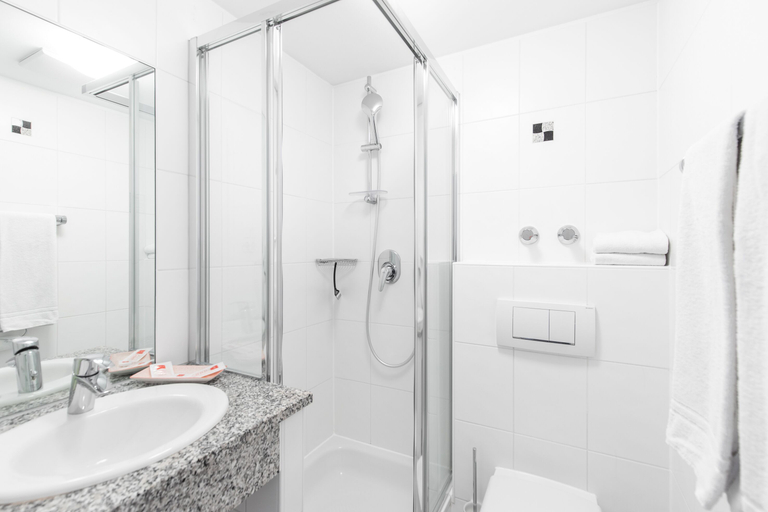 Bathroom 2, Hotel Köln 2020, Köln