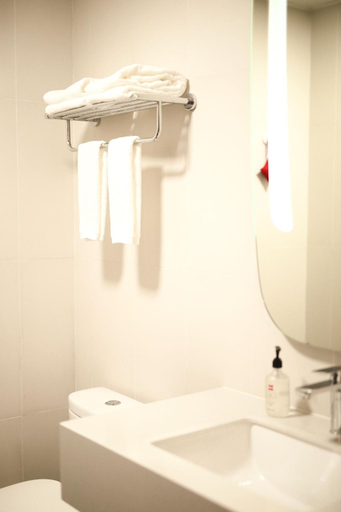 Bathroom 4, Ibis Hotel (Changchun Tongzhi Street), Changchun