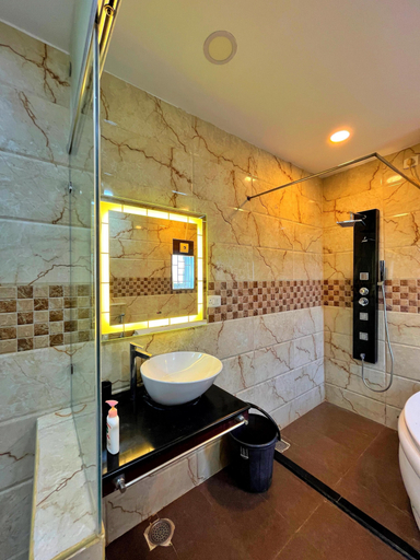 Bathroom 2, The Charlie Suites, Kancheepuram
