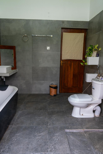 Bathroom 5, Heaven Upon Rice  Fields, N. Palatha Central
