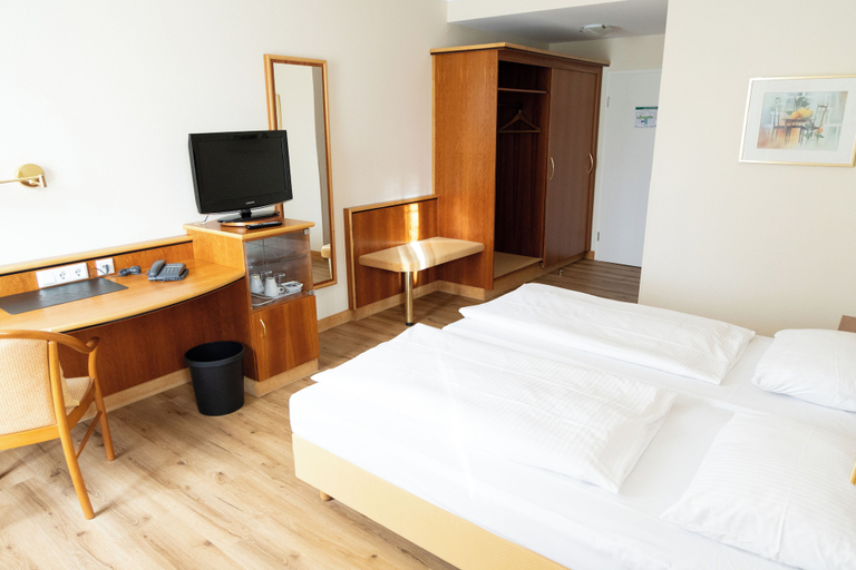 Bedroom 4, Hotel Haus am Park, Hochtaunuskreis