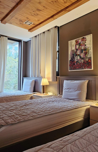 Bedroom 4, Picasso Guesthouse, Muan