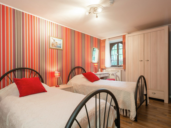 Bedroom 4, Charming Cottage, Thirimont, Liège