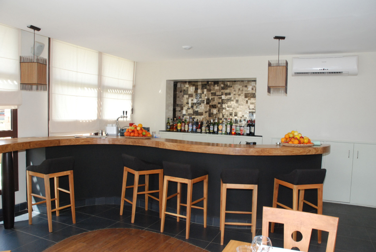 Food & Drinks 5, Radisson Hotel Tamboho Waterfront Antananarivo, Analamanga