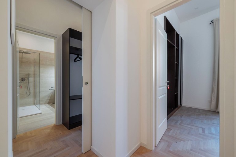 Room 5, Stylish 2-Bedroom Stays near Colosseum, Roma