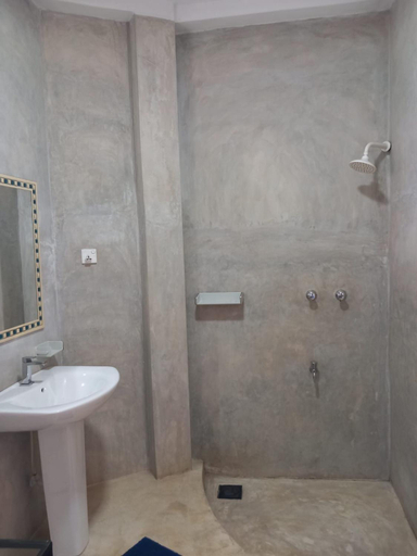 Bathroom 5, Villa Sri Beach Ayurveda Retreat, Negombo