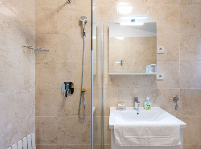 Bathroom 3, Holiday Home Eros, Šibenik
