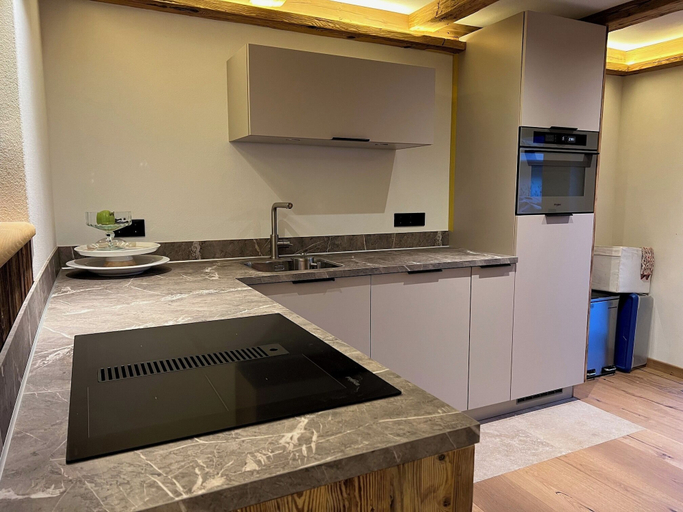 Private kitchen 3, Die Steinberg Chalets, Kitzbühel