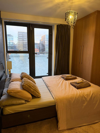 Others 3, Liffey River View Private En-suite Double Room in Shared Apartment, Grand Canal Dock, Dublin