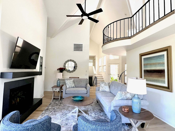 Living area, 2975 Deer Point Dr, Charleston
