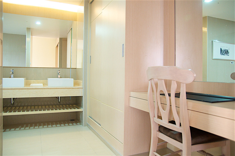Bathroom 3, Jolly Suites Petkasem, Krathum Baen
