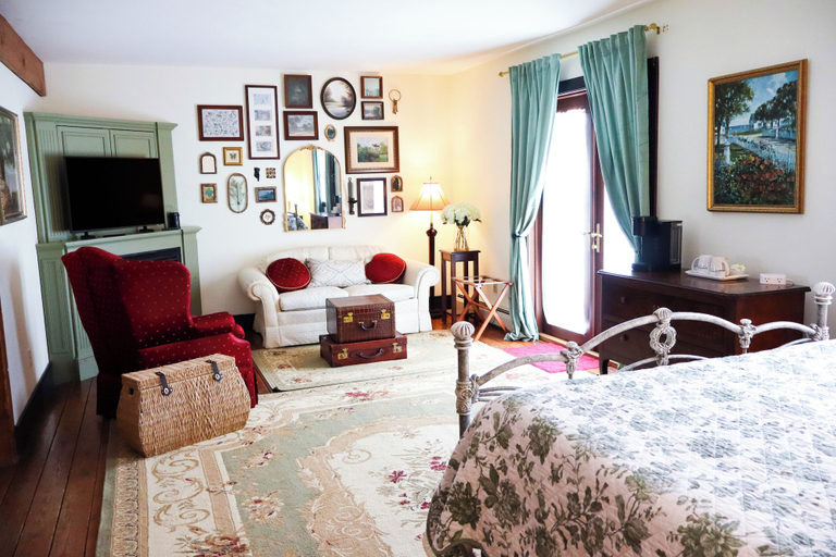 Bedroom 3, Stonecroft Inn, New London