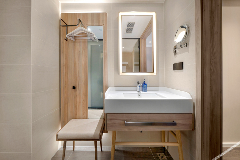 Bathroom 3, Hanting Hotel Harbin West Railway Station North Square, Harbin