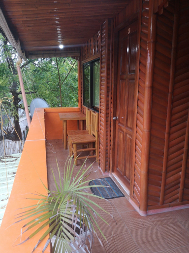 Others 5, Guanna's Place Room and Resto Bar, Daanbantayan