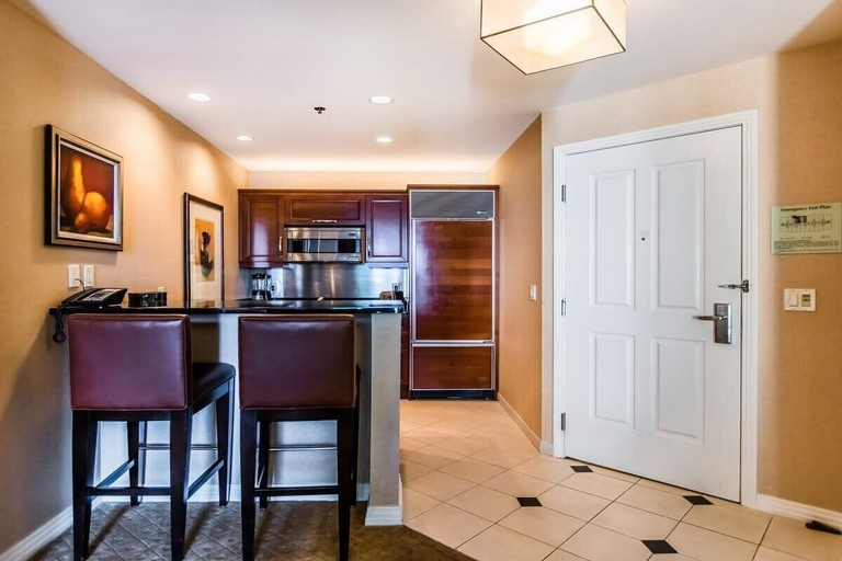 Interior 2, MGM 1-br Condo by Zelloo 33821, Clark