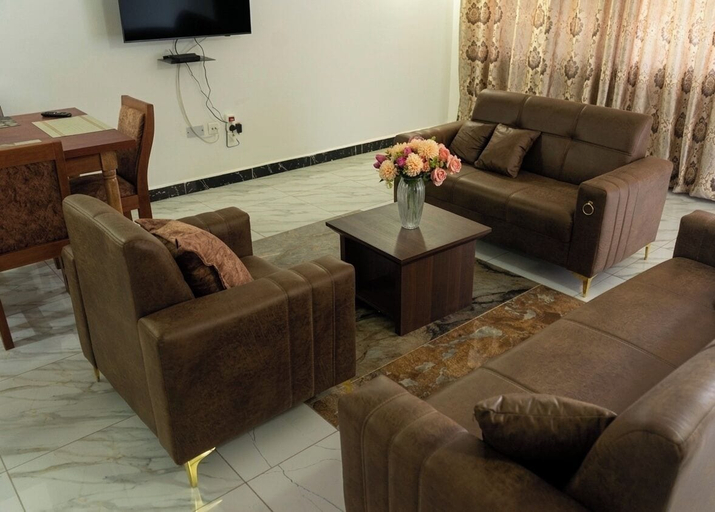 Living area 2, C1002 quarters, Tema