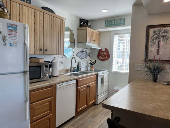 Private kitchen 4, Sw 1 Starfish 1 Bedroom Condo by RedAwning, Dare