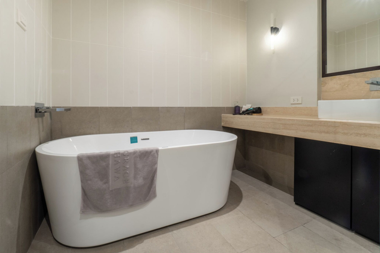 Bathroom 3, The Grace Amphawa Resort, Muang Samut Songkhram