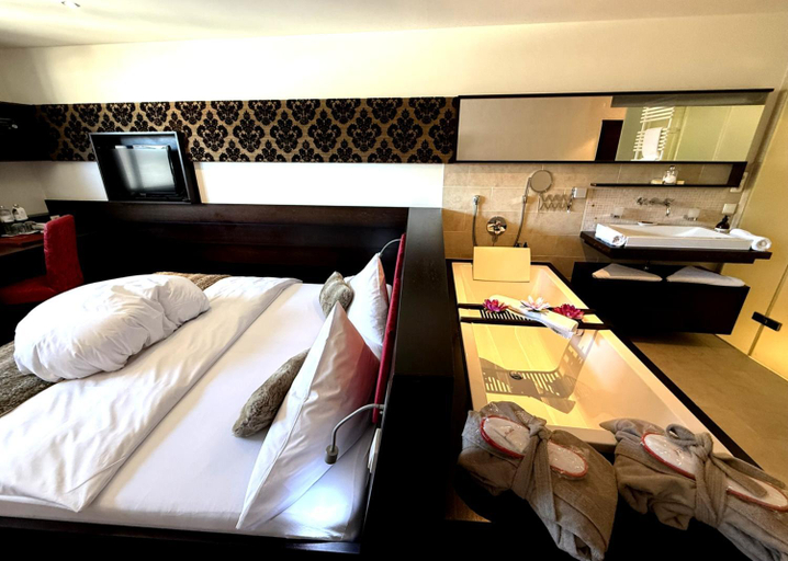 Bedroom, Wellnesshotel ...liebes Rot-Fluh, Reutte