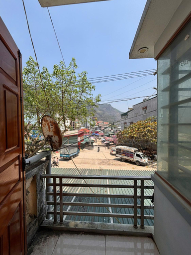 Others 5, Nha nghi Ngoc Khanh, Đồng Văn