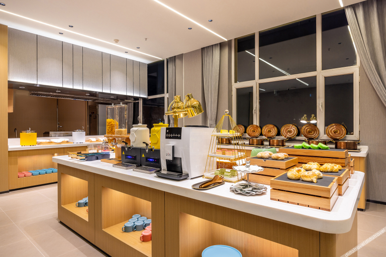 Food & Drinks 5, Rezen Select Hotel Xining Shengli Road People's Park, Xining