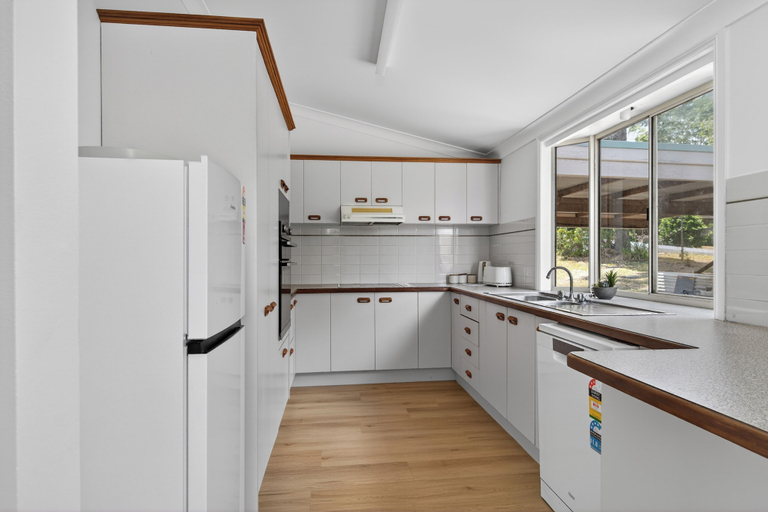 Private kitchen 3, Sunlit on the Clyde, Eurobodalla
