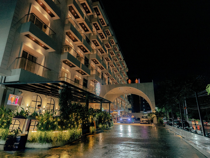 Exterior & Views 2, Clarion Hotel Hyderabad, Hyderabad