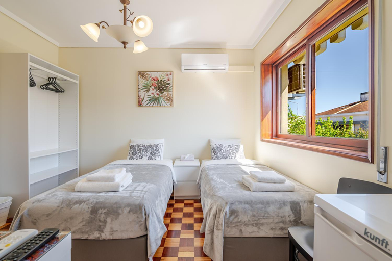 Bedroom 2, Maia Oporto Suites, Maia