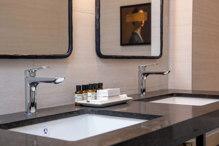 Bathroom 5, Metcalfe Hotel Montréal by Gray Collection, Montréal