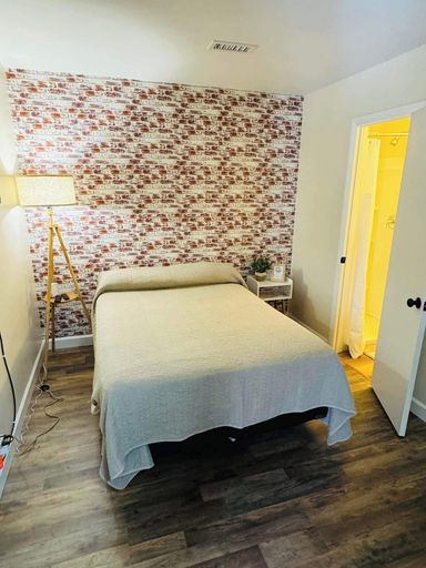 Room 3, The Village Inn, Boone