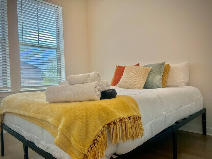 Interior 3, Modern&cozy, Washer/dryer, Pool,gym,workerfriendly, Grayson