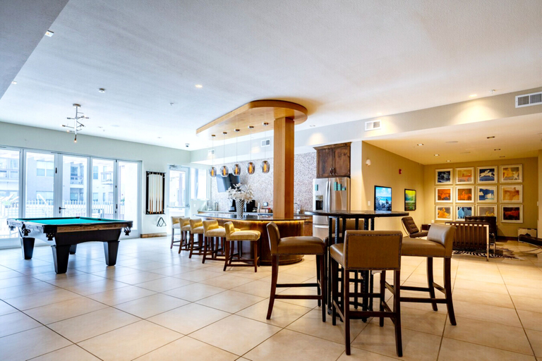 Food & Drinks, Mint House Fort Worth – Cultural District, Fort Worth