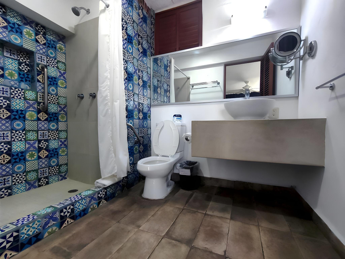 Bathroom 3, Hotel Rosita, Puerto Vallarta