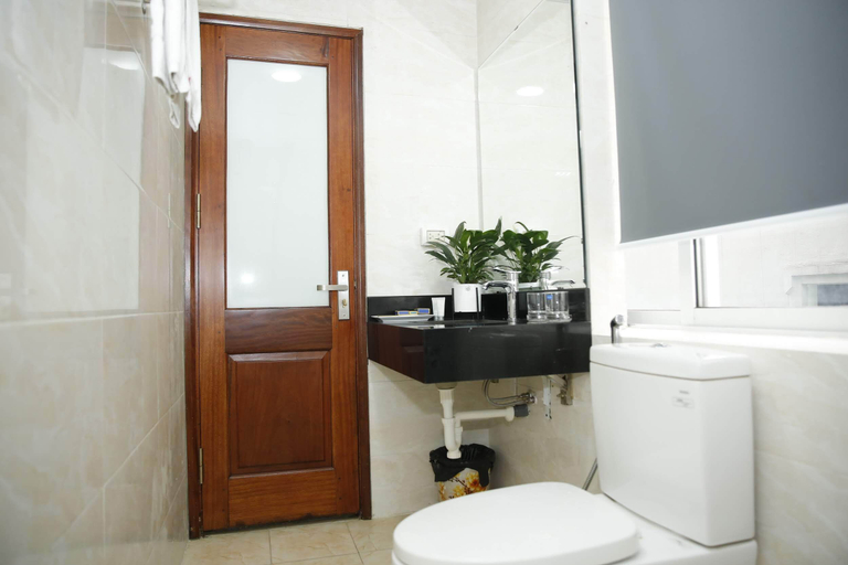 Bathroom 5, Hoang Gia Hotel, Thanh Xuân