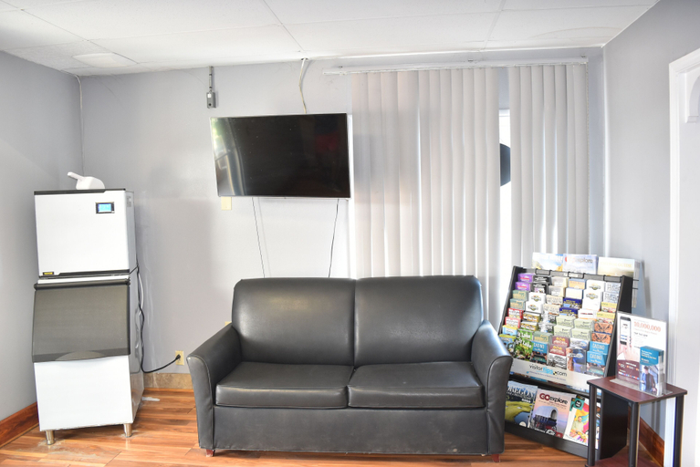 Public Area 2, Arlington inn, Gilliam