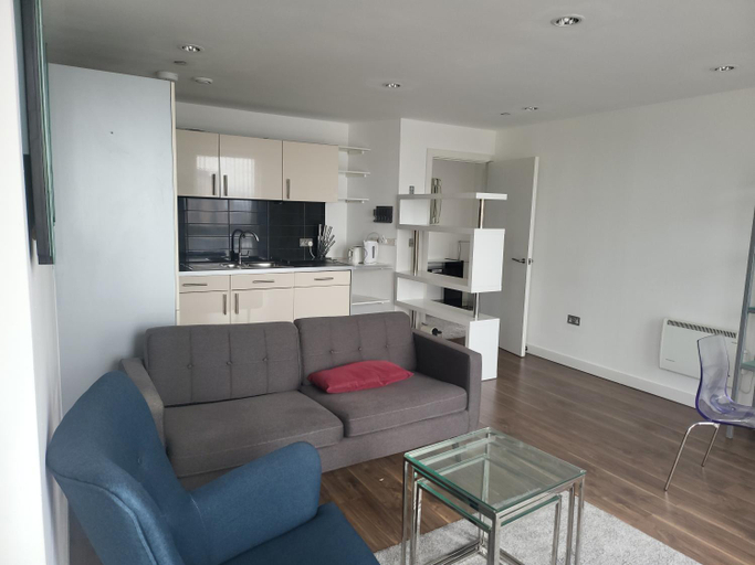Others 4, Spectacular private bedroom in 2 bedroom apartment, Salford