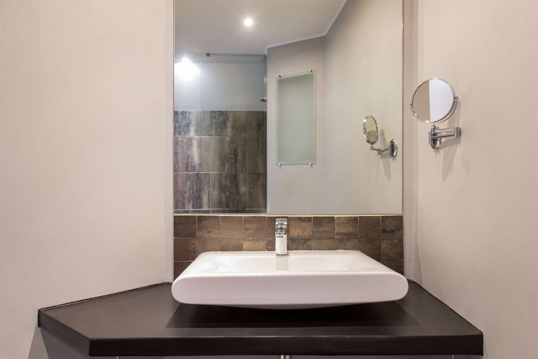 Bathroom 4, Radisson Hotel Tamboho Waterfront Antananarivo, Analamanga